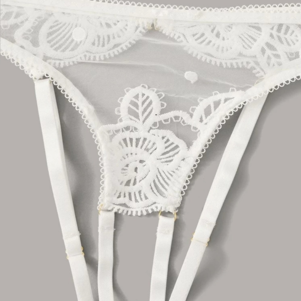 Lingerie XL π - Picture 2 of 3